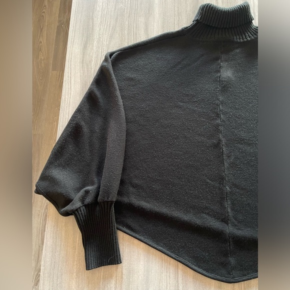 Vintage Lennie for Nina Leonard Turtleneck Sweater - Cropped Style - Size Medium - Picture 9 of 12